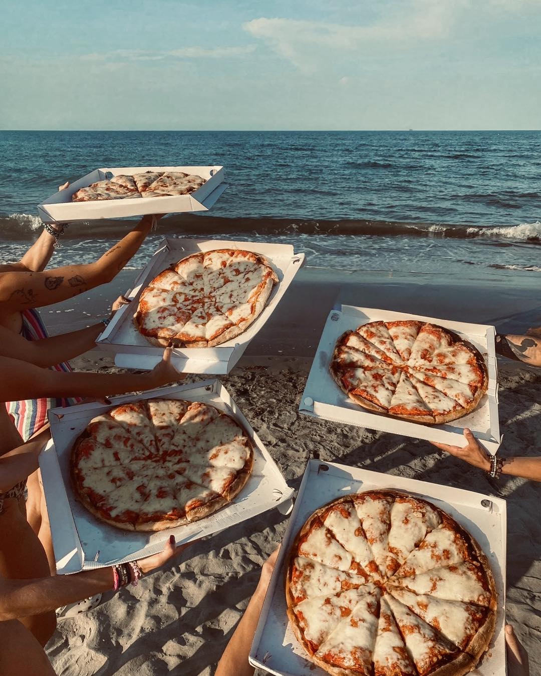 Pizze Romito in spiaggia a Ferragosto